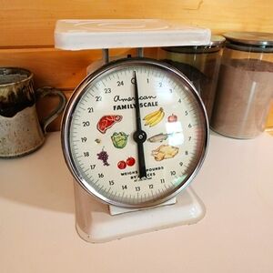 Vintage American Family scale ⚖️